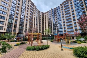 Продаж квартири, Луцьк, р‑н. Центр, Рівненська вулиця, буд. 25