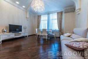 Продается 3-комнатная квартира 120 кв. м в Киеве, Крещатик улица