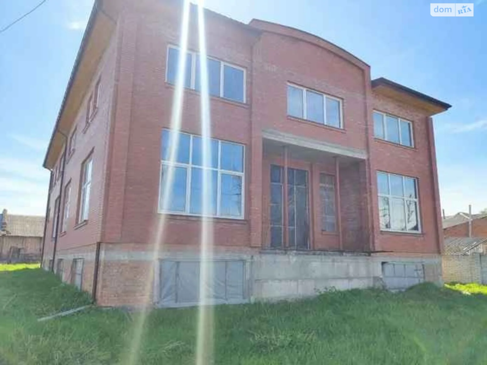 Продается объект сферы услуг 1035 кв. м в 2-этажном здании, цена: 400000 $ - фото 1