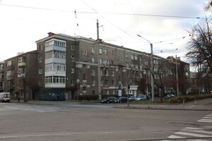 Продается 3-комнатная квартира 74 кв. м в Харькове, Веснина улица