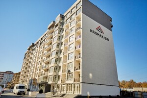 Продається 2-кімнатна квартира 64.19 кв. м у Чернівцях, Руська вулиця