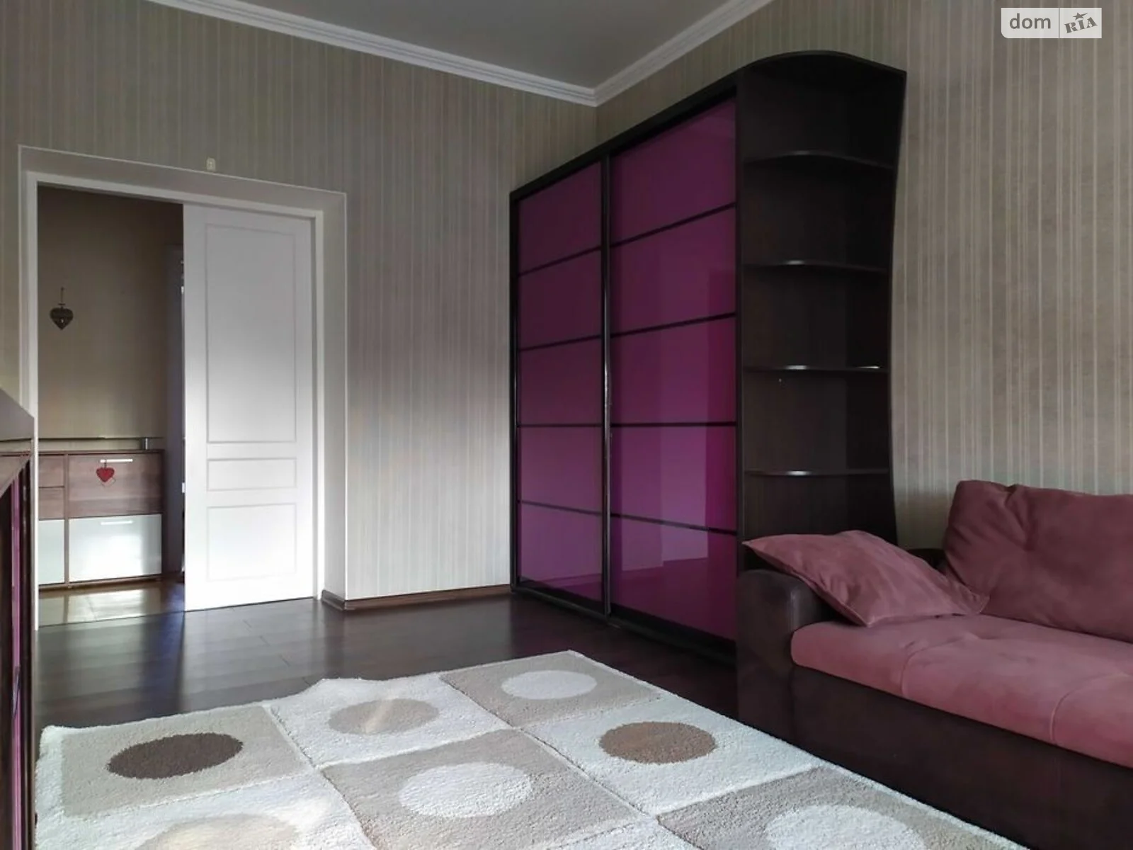Продається 2-кімнатна квартира 55 кв. м у Одесі, просп. Олександрівський