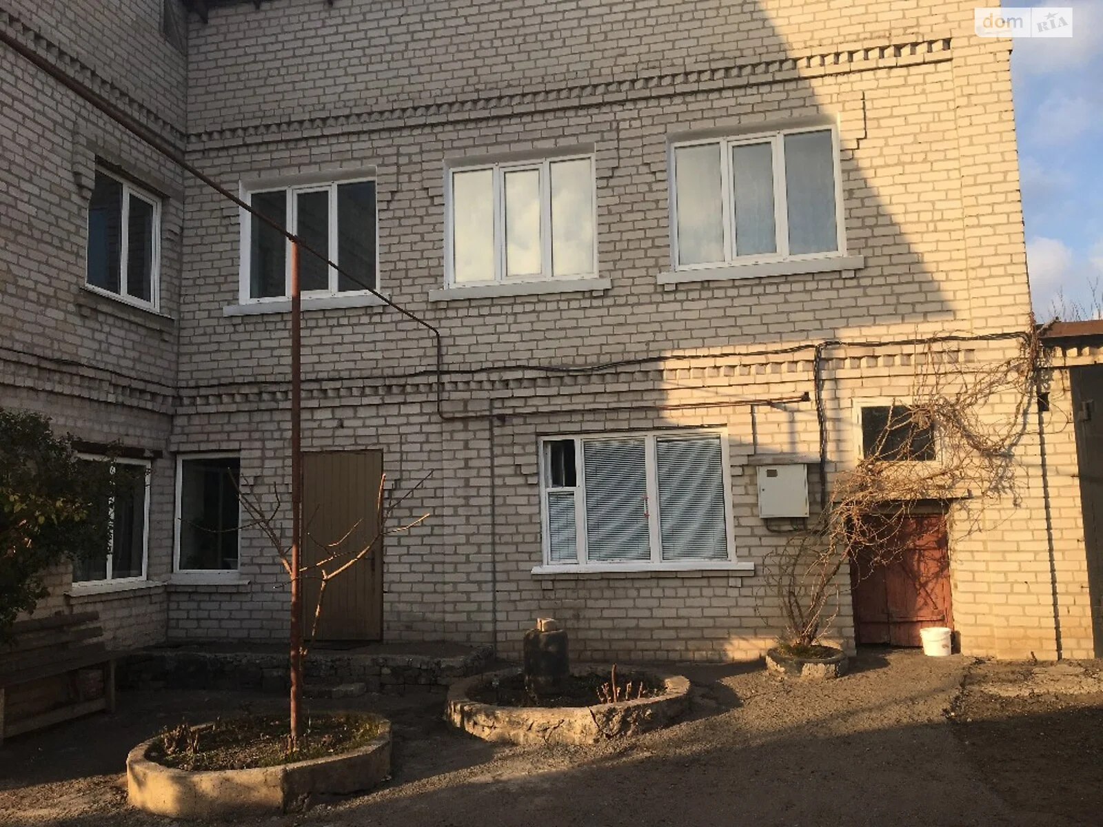 Продается дом на 3 этажа 265 кв. м с беседкой - фото 3