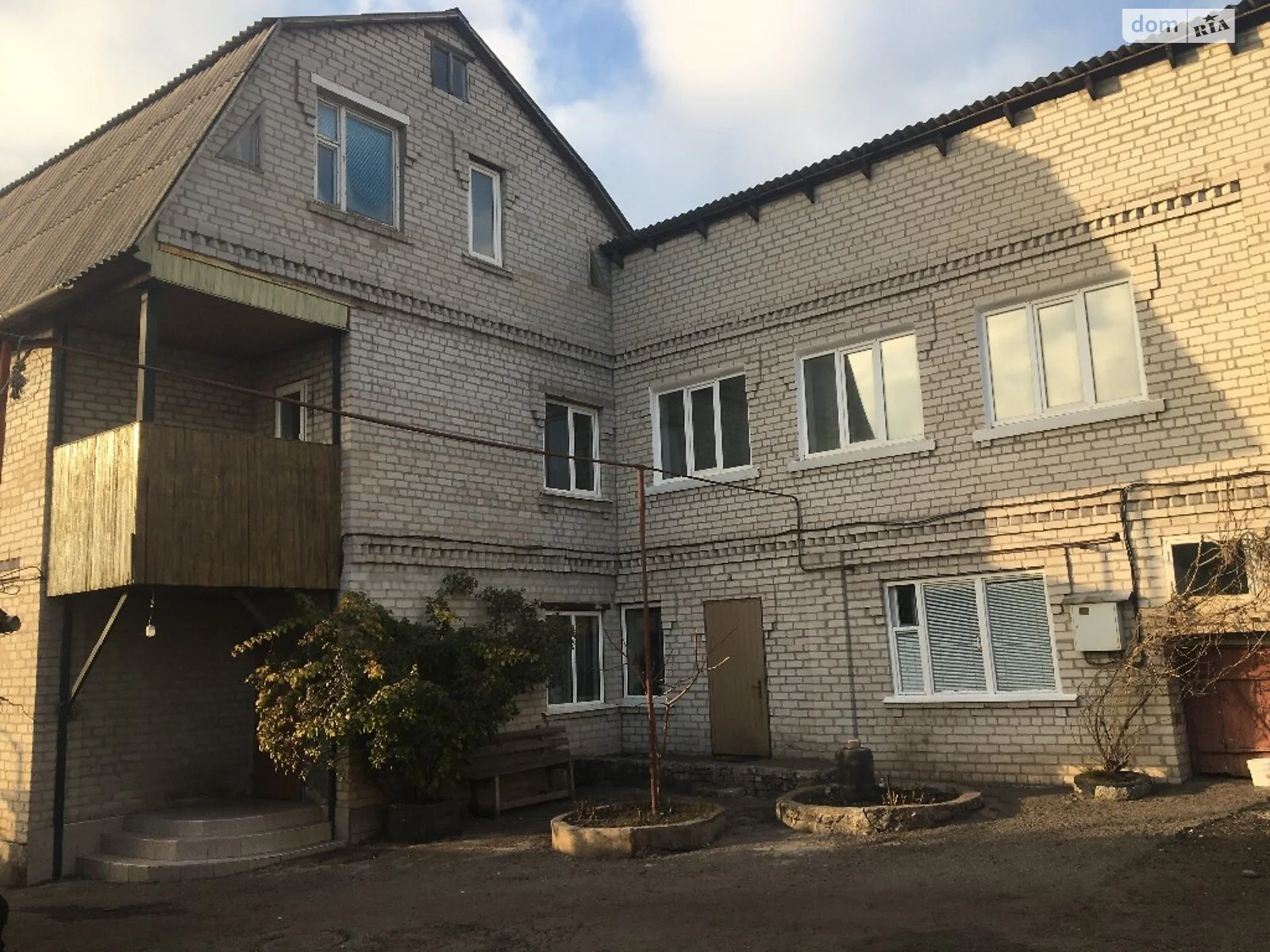 Продается дом на 3 этажа 265 кв. м с баней/сауной, цена: 120000 $