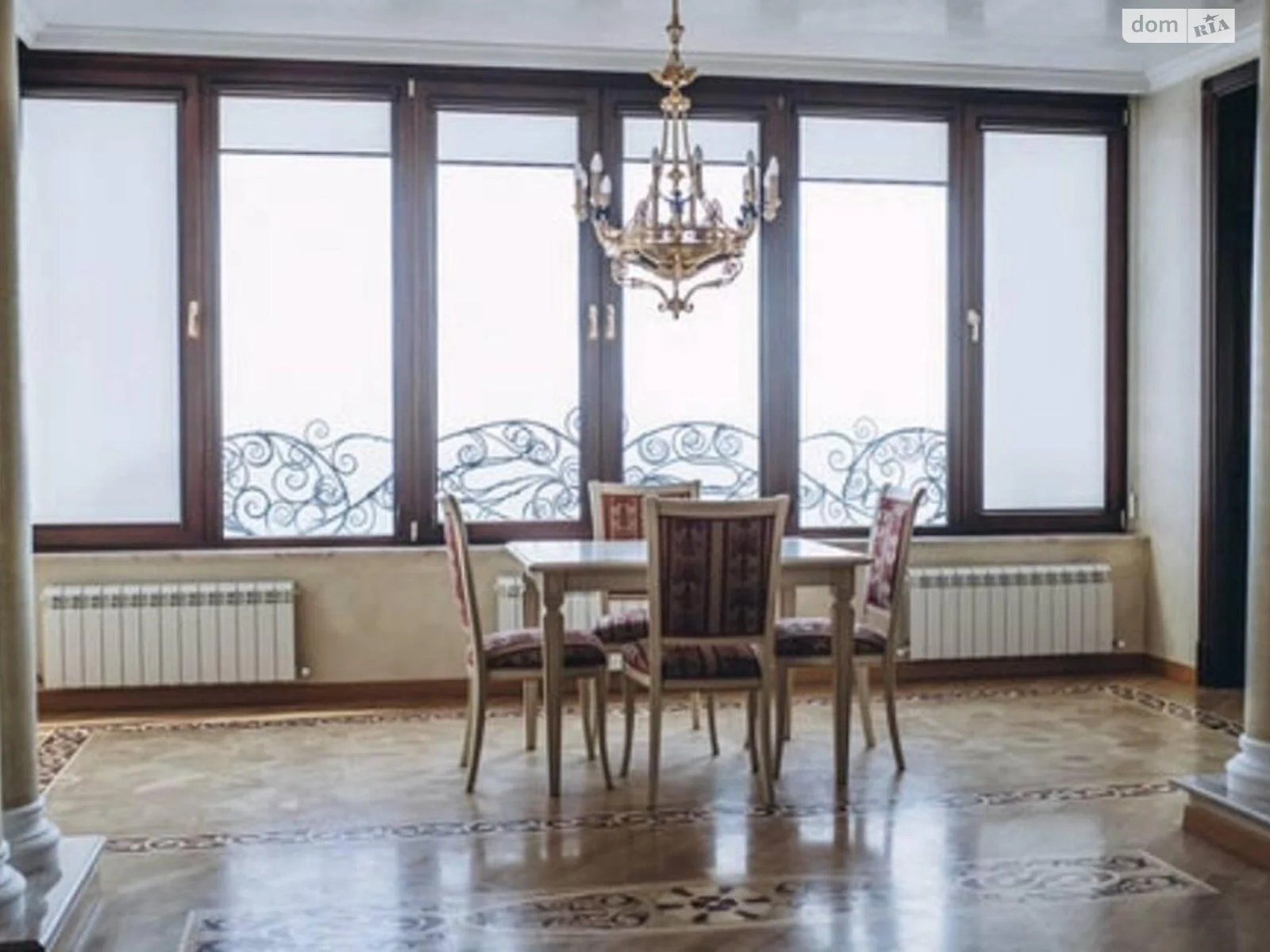 Продается 4-комнатная квартира 170 кв. м в Одессе, пер. Дунаева