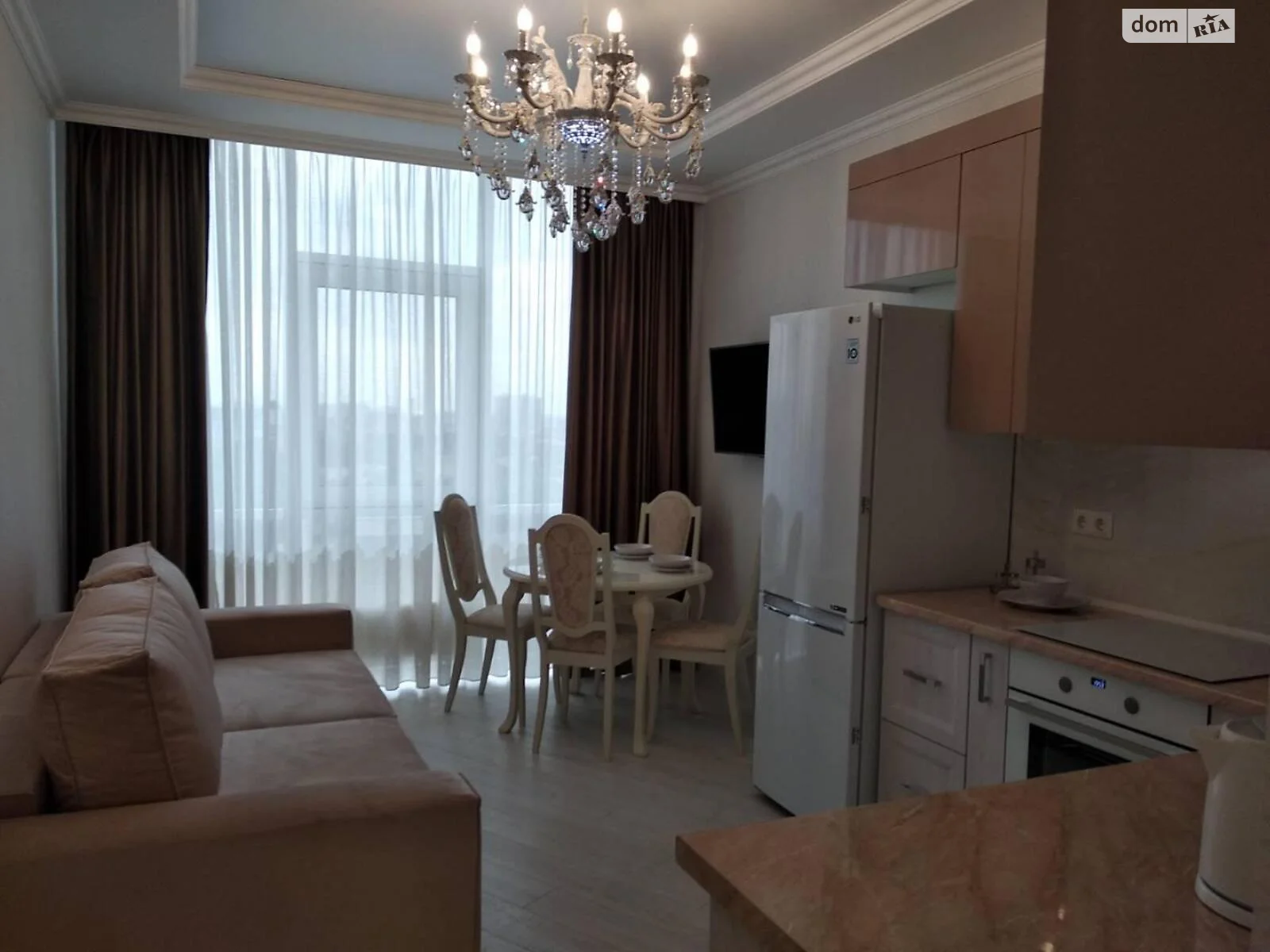 Продається 1-кімнатна квартира 47 кв. м у Одесі, вул. Велика Арнаутська