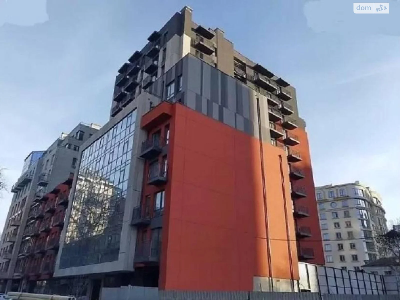 Продается 1-комнатная квартира 69 кв. м в Одессе, ул. Отрадная