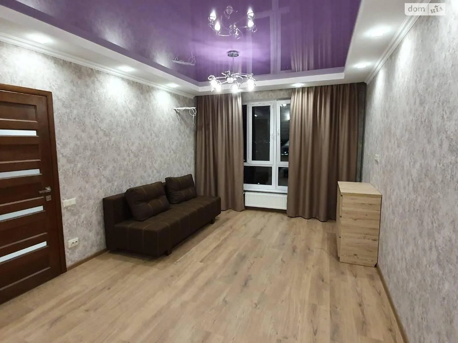 Продается 1-комнатная квартира 46 кв. м в Одессе, ул. Марсельская