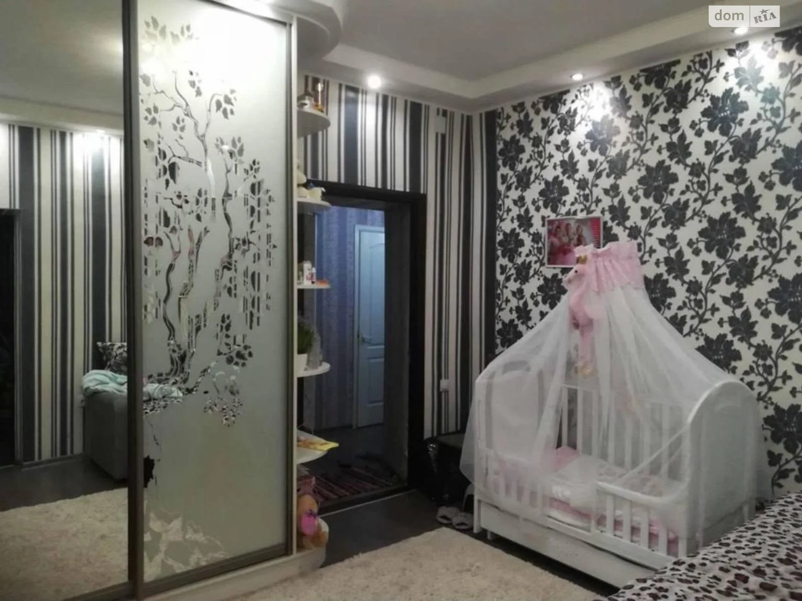 Продается 4-комнатная квартира 90 кв. м в Одессе, ул. Средняя - фото 1