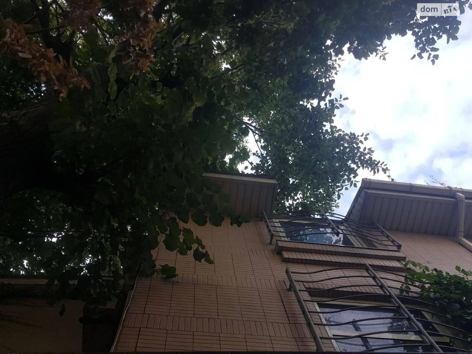 Продается дом на 3 этажа 245 кв. м с балконом - фото 4