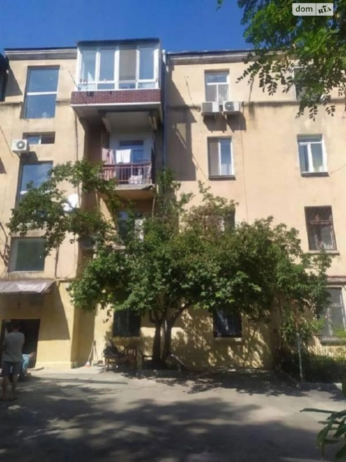 Продается 1-комнатная квартира 40 кв. м в Одессе, ул. Пастера