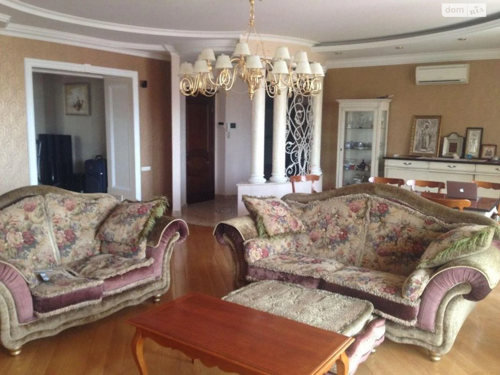 Продается 3-комнатная квартира 215 кв. м в Одессе, пер. Педагогический