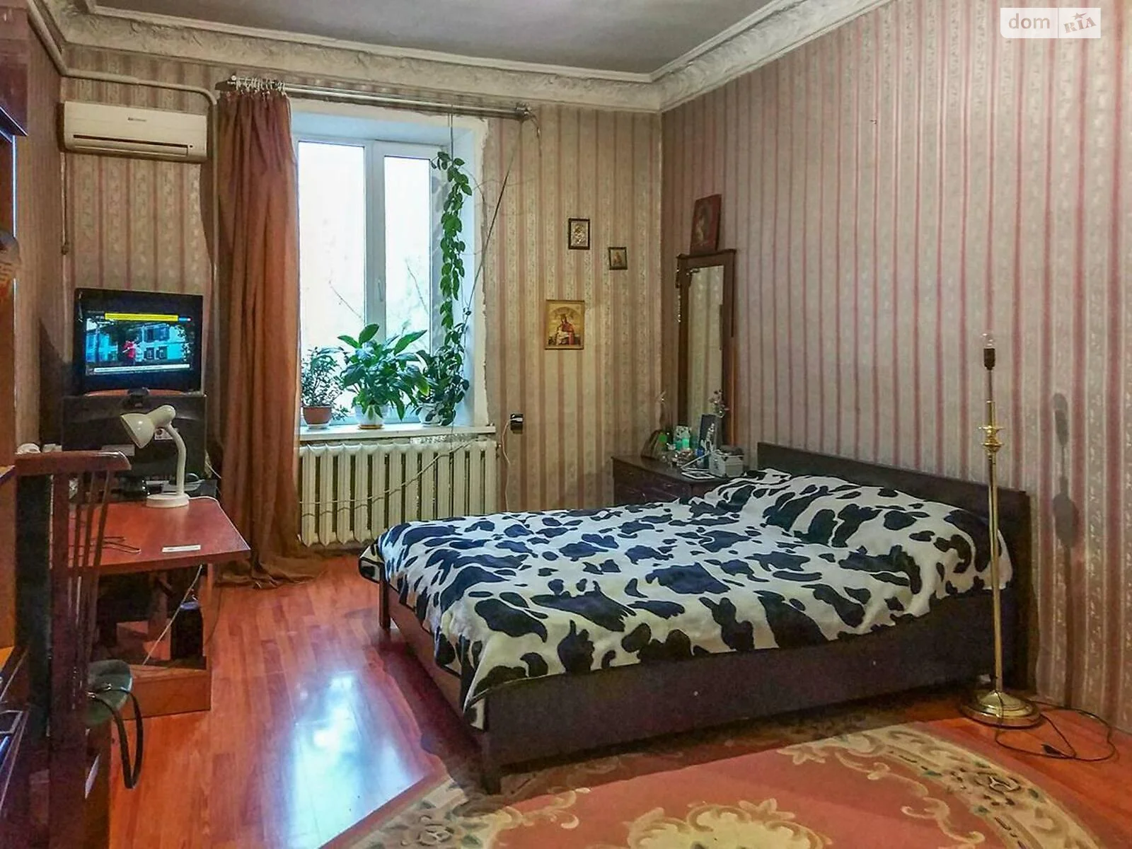 Продается 4-комнатная квартира 120 кв. м в Одессе, ул. Богдана Хмельницкого