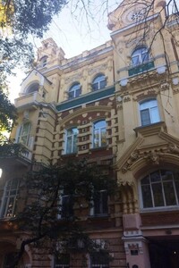 Продается 4-комнатная квартира 91 кв. м в Одессе, Маразлиевская улица