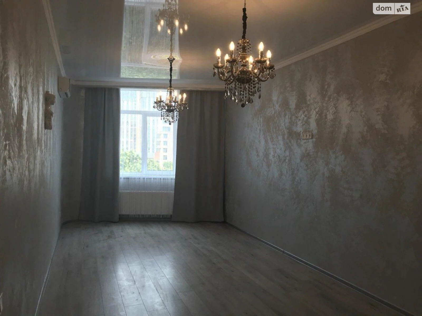 Продается 1-комнатная квартира 75 кв. м в Одессе, плато Гагаринское - фото 1