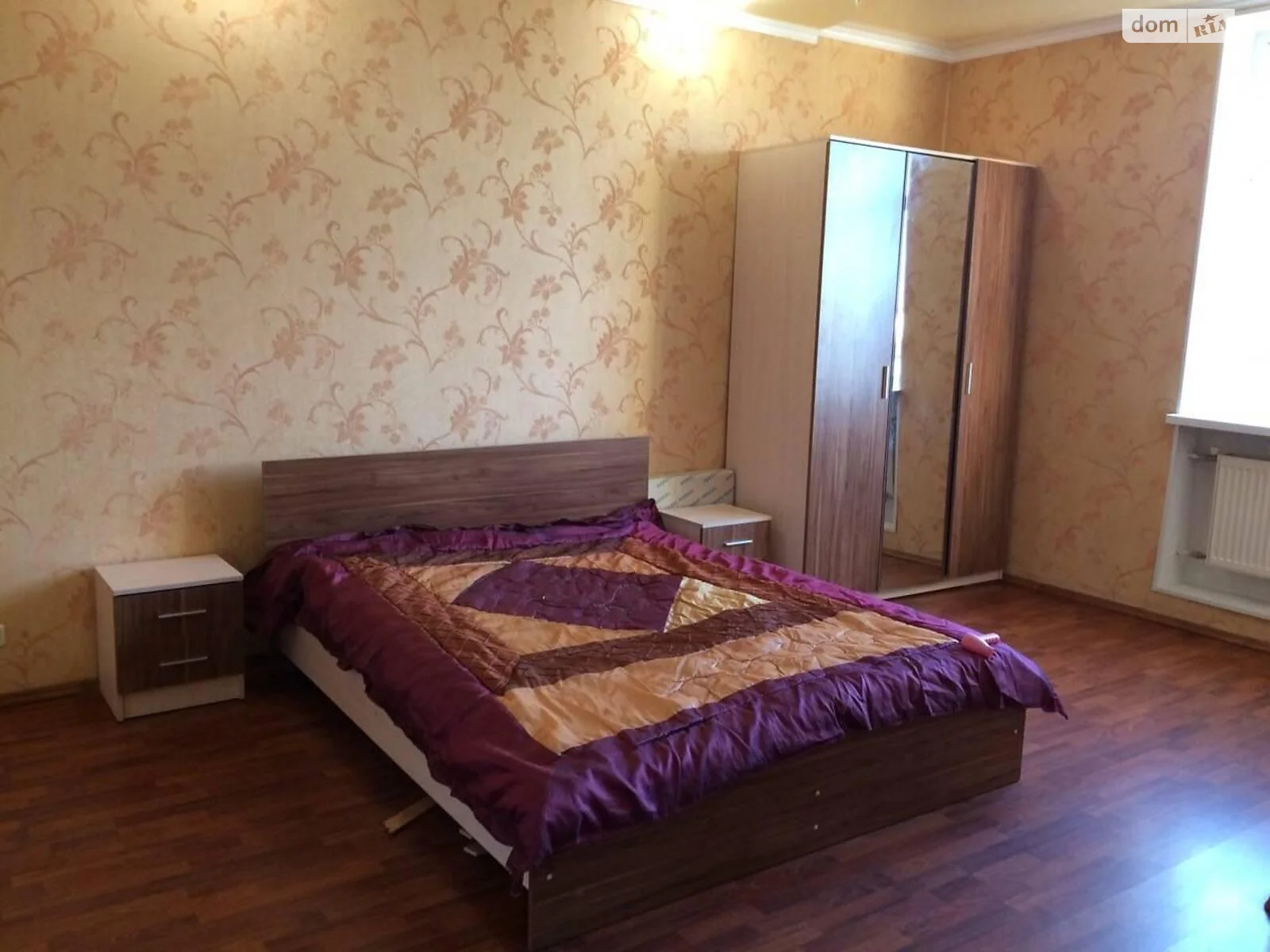 Продается дом на 3 этажа 320 кв. м с подвалом, цена: 250000 $ - фото 1