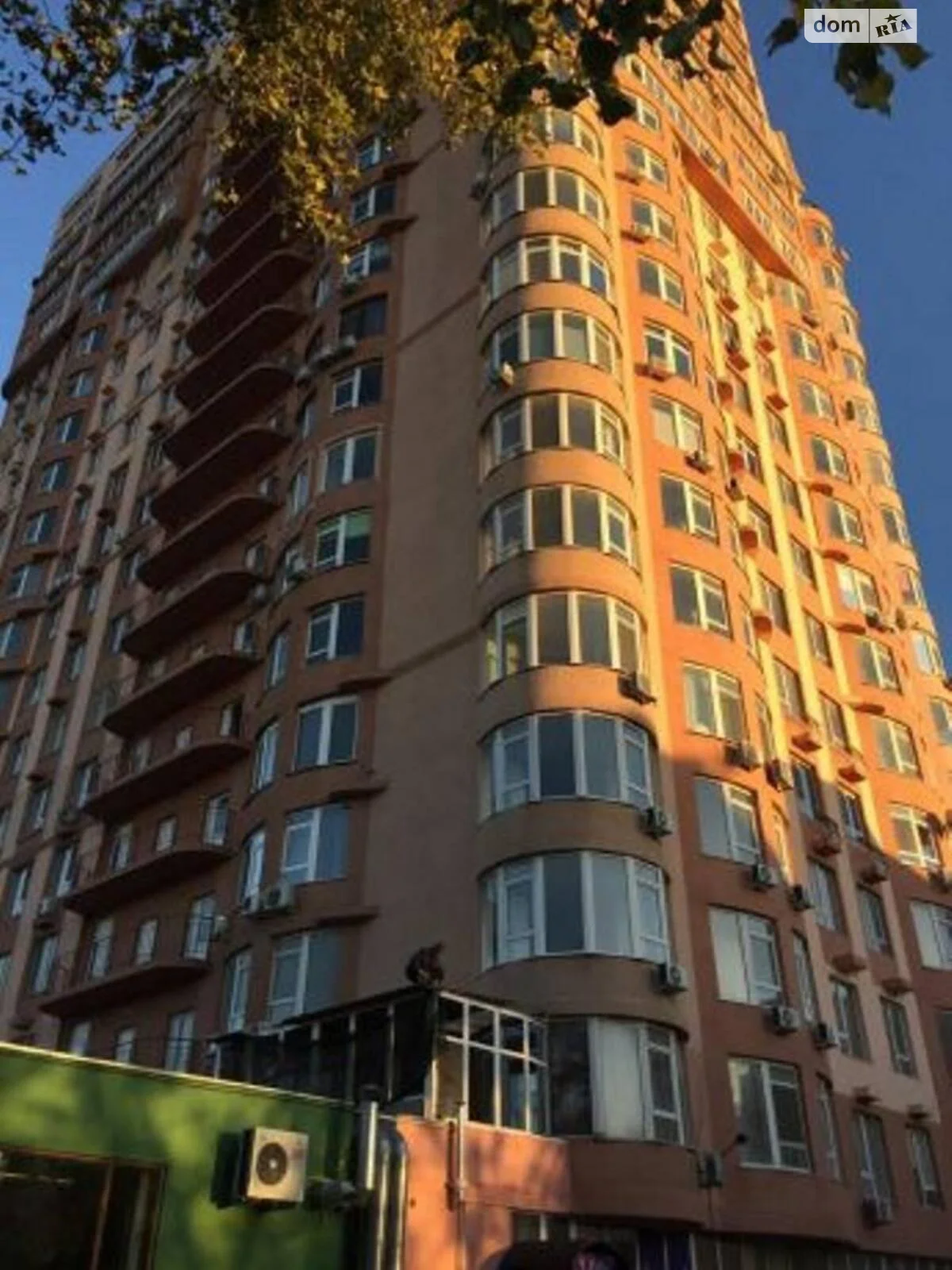 Продается 2-комнатная квартира 101 кв. м в Одессе, ул. Макаренко