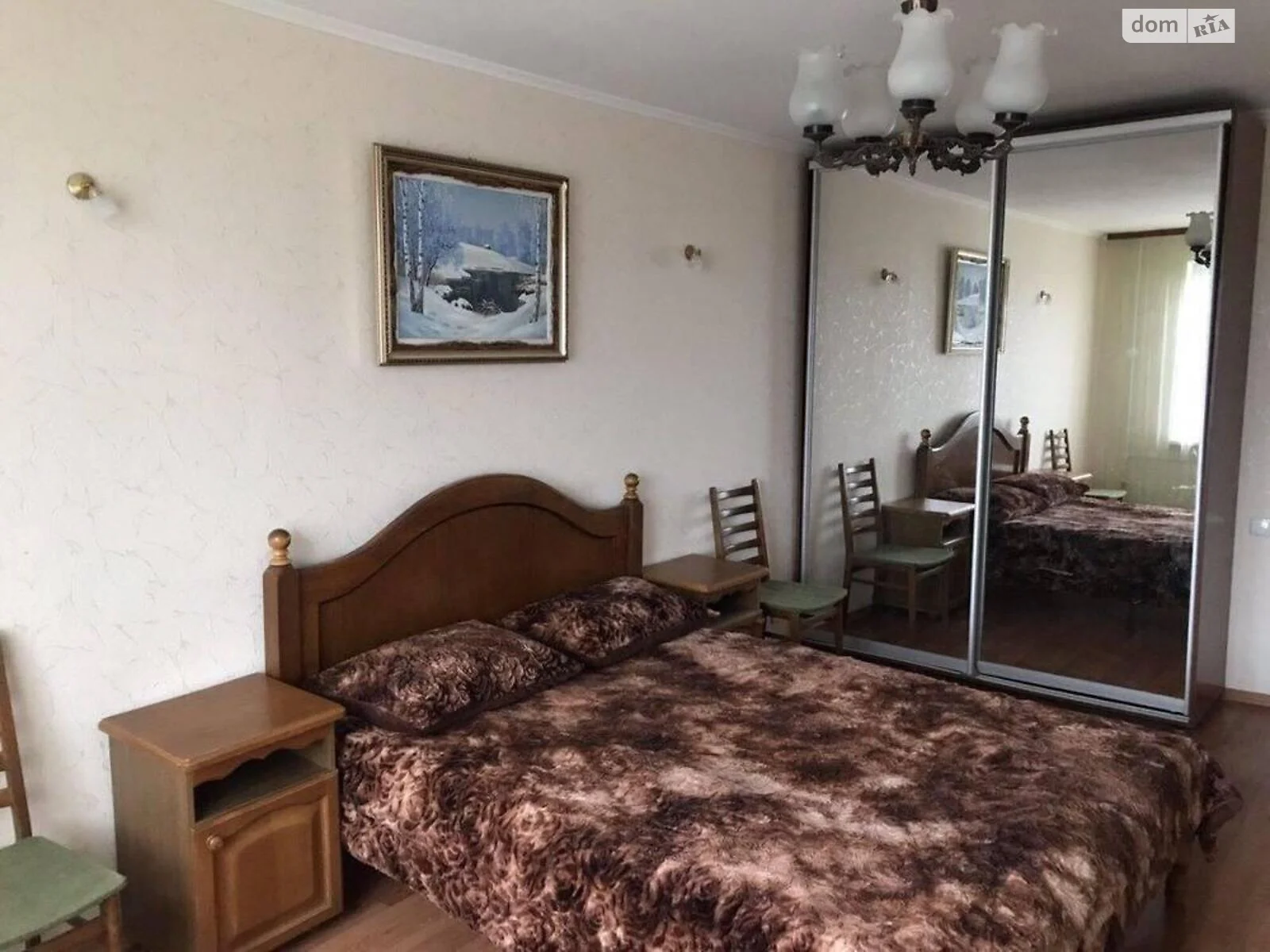 Продается 3-комнатная квартира 63 кв. м в Черноморском, ул. Гвардейская