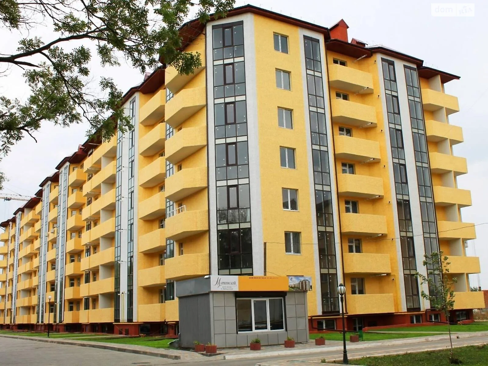 Продається 2-кімнатна квартира 61.2 кв. м у Великодолинському, вул. Маріїнська