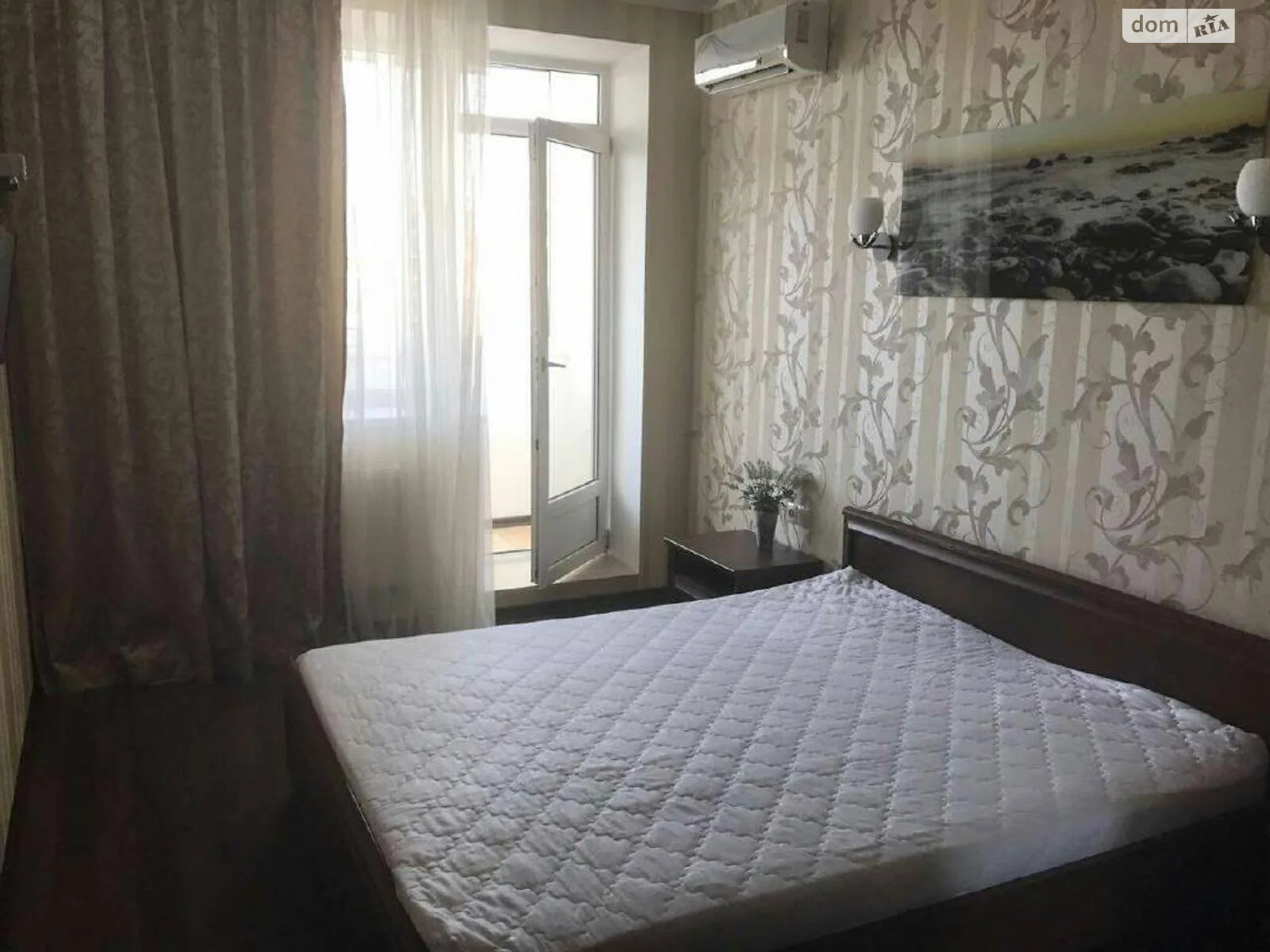 Продается 4-комнатная квартира 102.5 кв. м в Одессе, ул. Малая Арнаутская