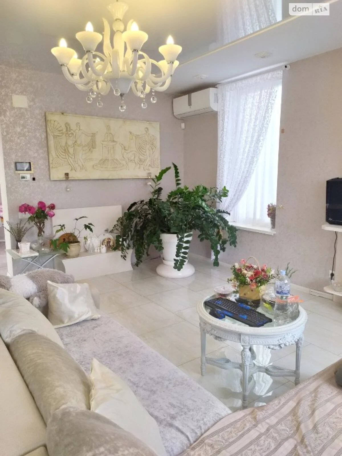 Продается дом на 2 этажа 220 кв. м с террасой, цена: 185000 $ - фото 1