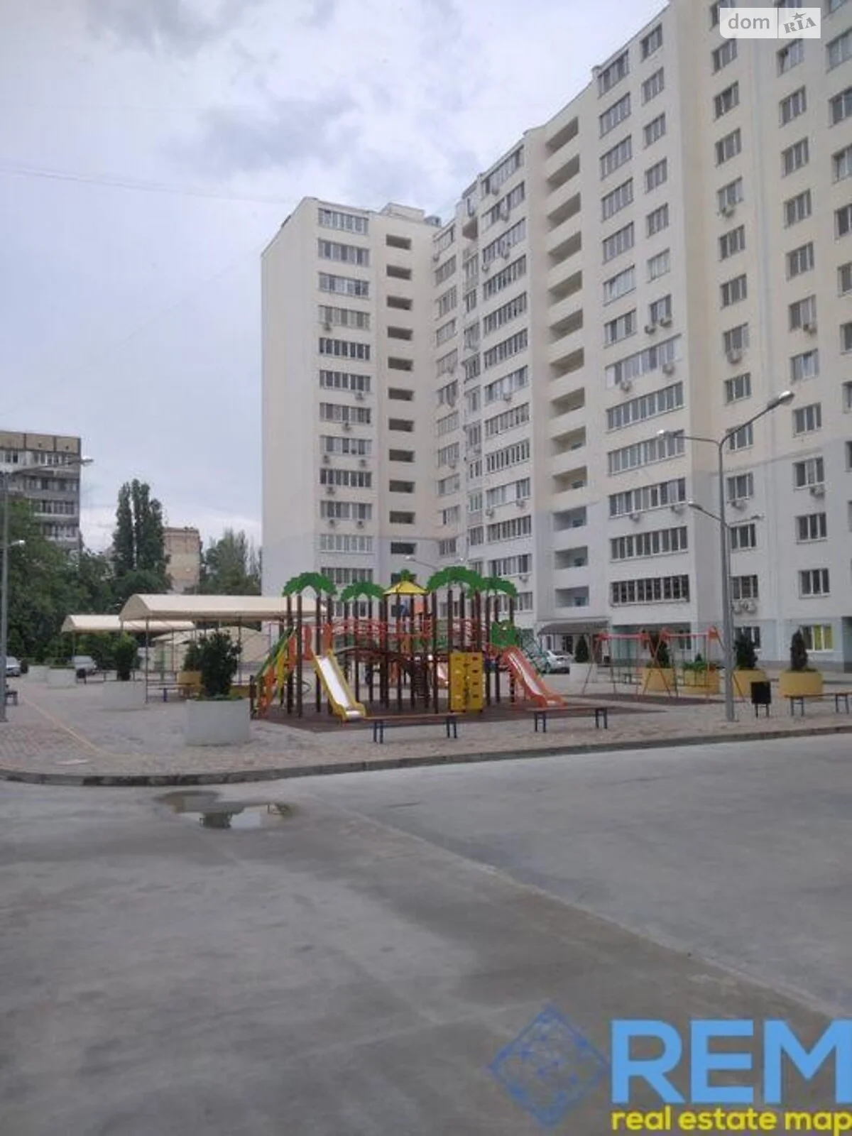 Продается 1-комнатная квартира 42 кв. м в Одессе, ул. Костанди