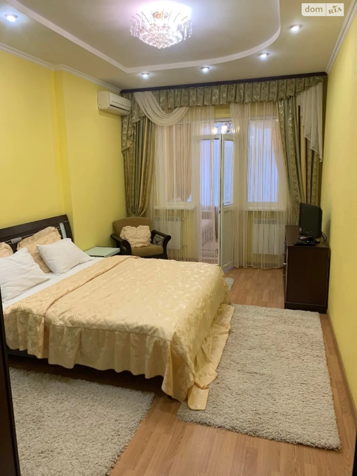 Здається в оренду 4-кімнатна квартира у Києві, цена: 2500 грн