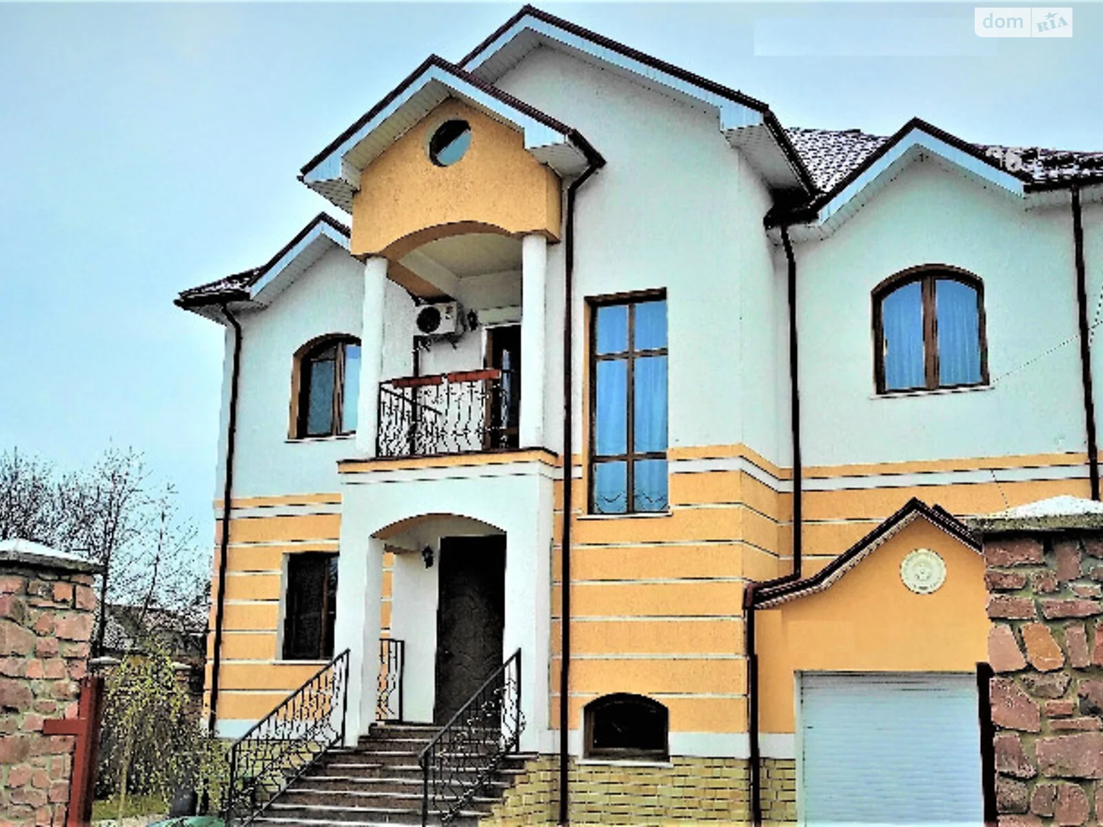 Продается дом на 2 этажа 353 кв. м с беседкой, цена: 350000 $ - фото 1