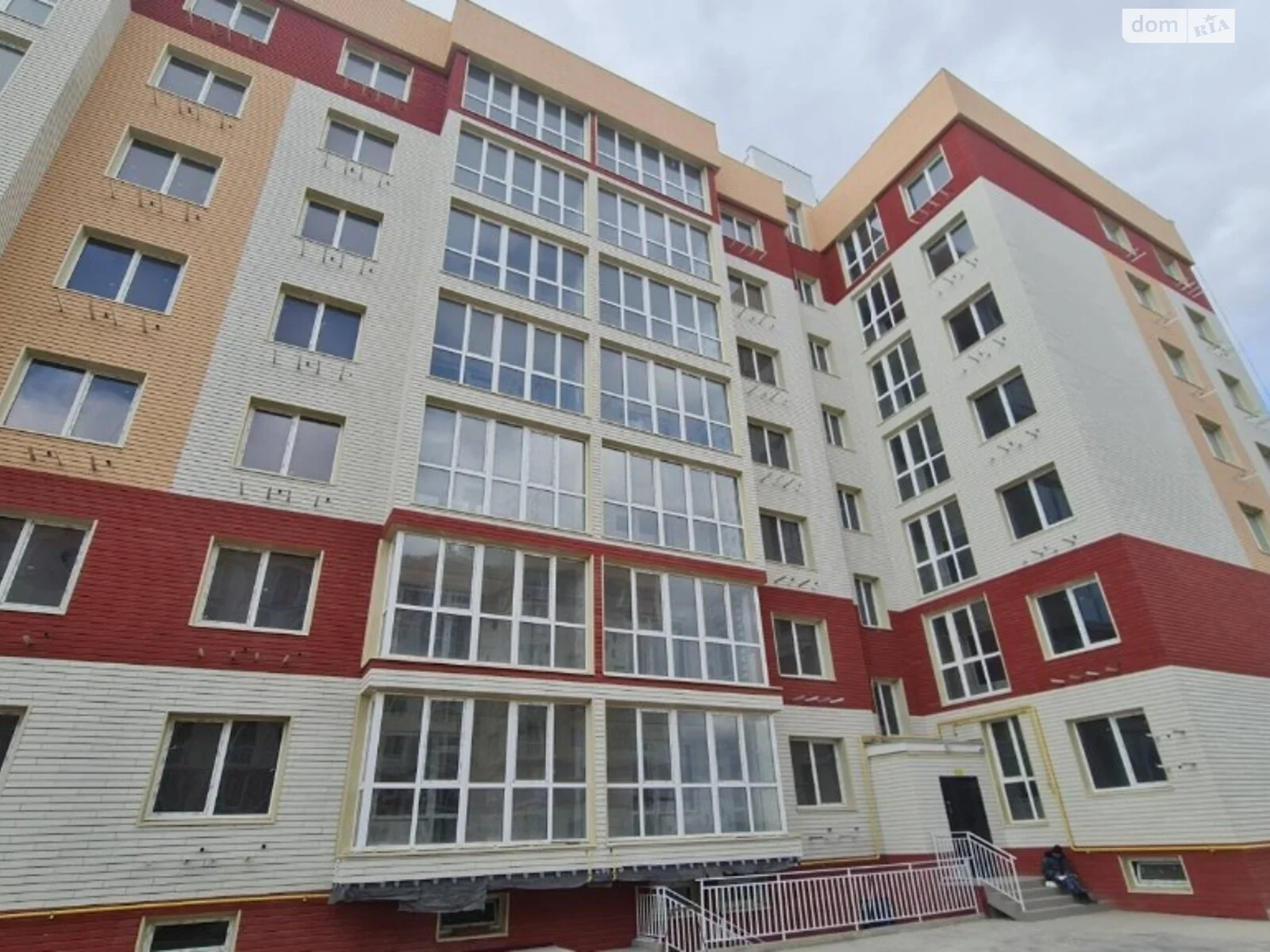Продается 1-комнатная квартира 47 кв. м в Одессе, ул. Строительная - фото 1