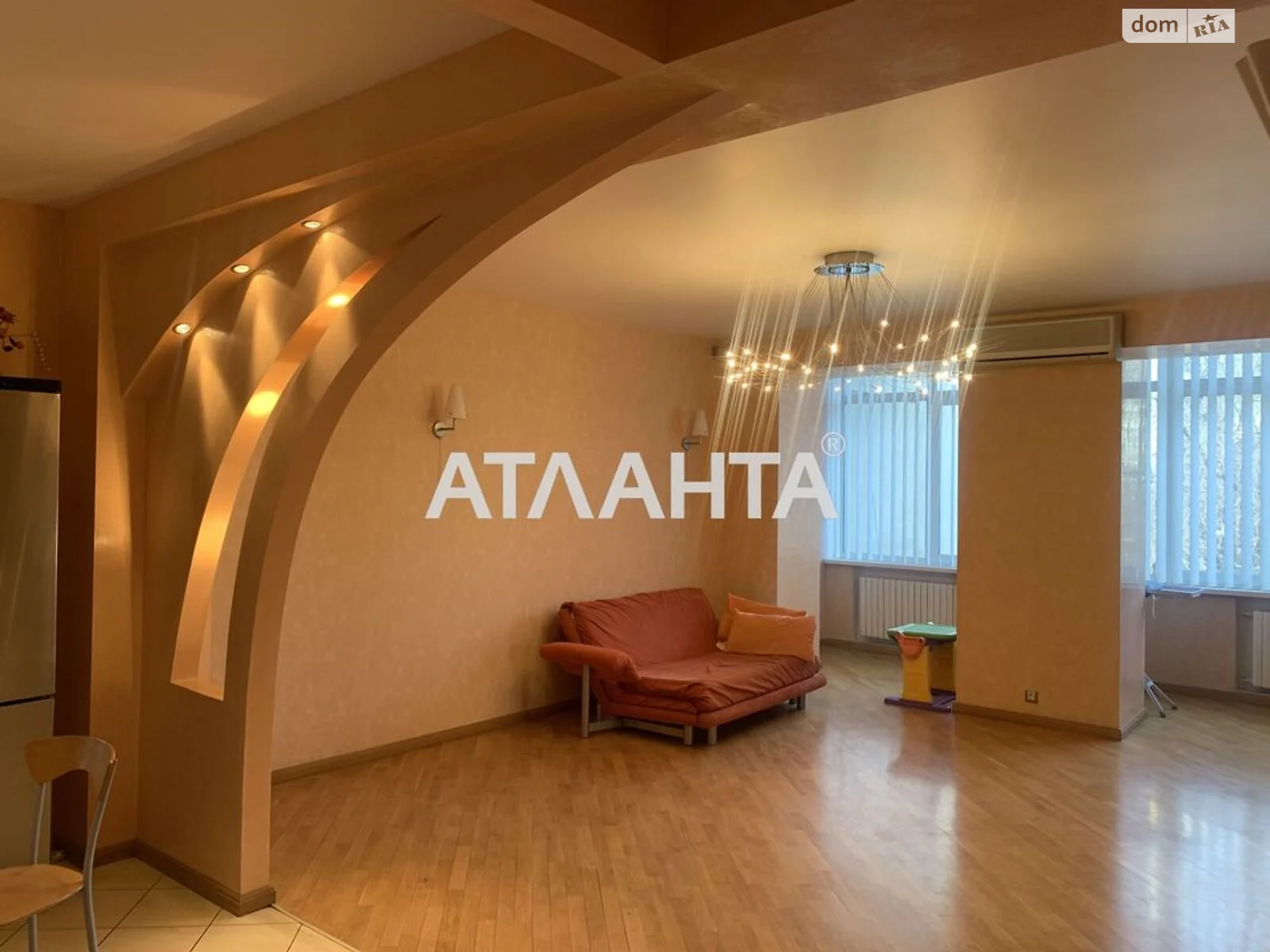 Продается 3-комнатная квартира 104 кв. м в Одессе, бул. Французский - фото 1