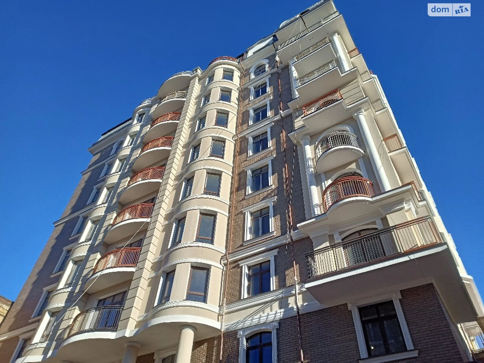 Продается 2-комнатная квартира 108 кв. м в Одессе, ул. Бориса Литвака