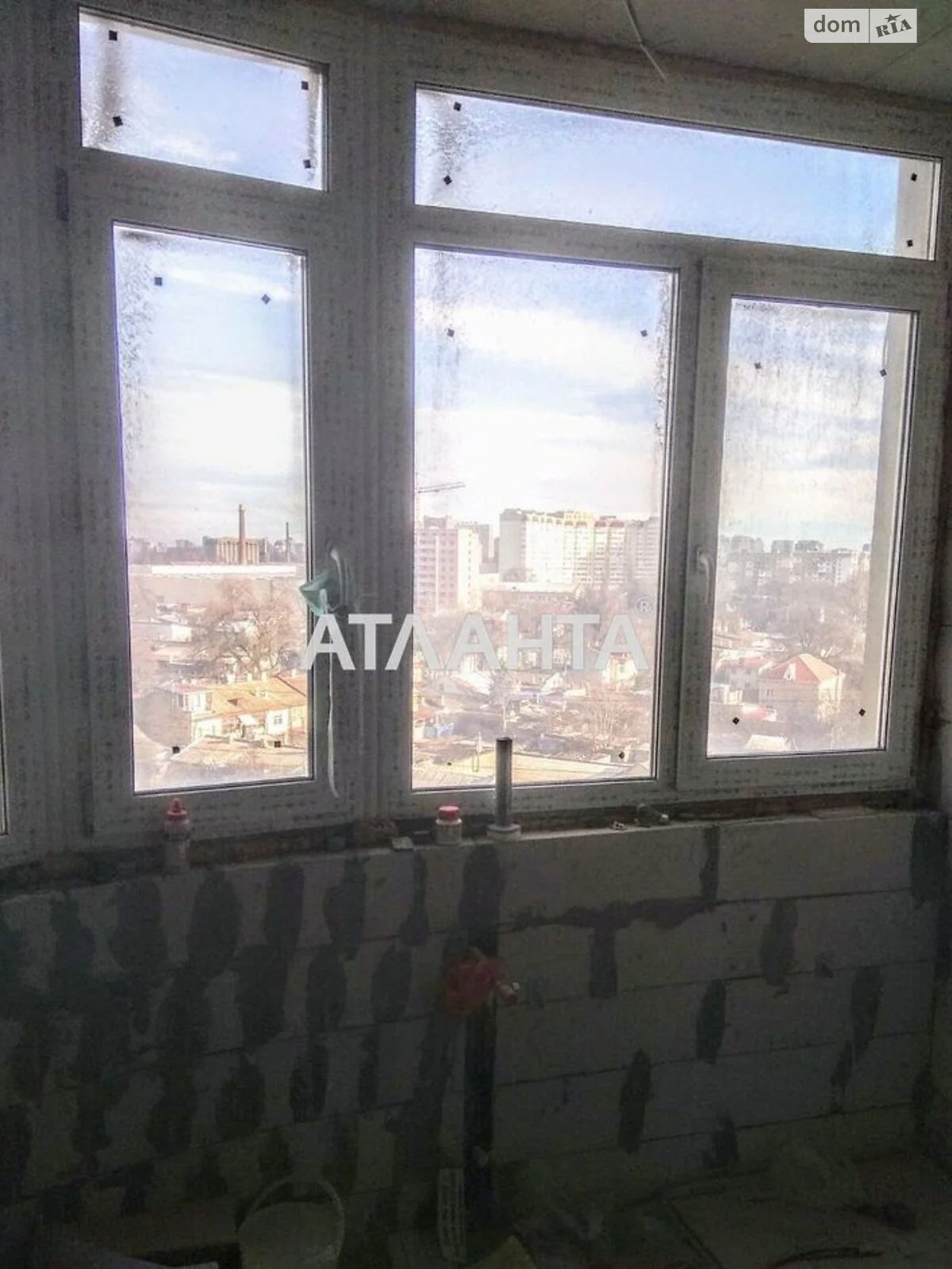 Продается 2-комнатная квартира 76.6 кв. м в Одессе, ул. Якова Бреуса, 63/1 - фото 1