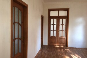 Продаж квартири, Полтава, р‑н. Центр, Макаренка вулиця