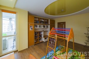 Продается 4-комнатная квартира 160 кв. м в Киеве, пер. Ковальский