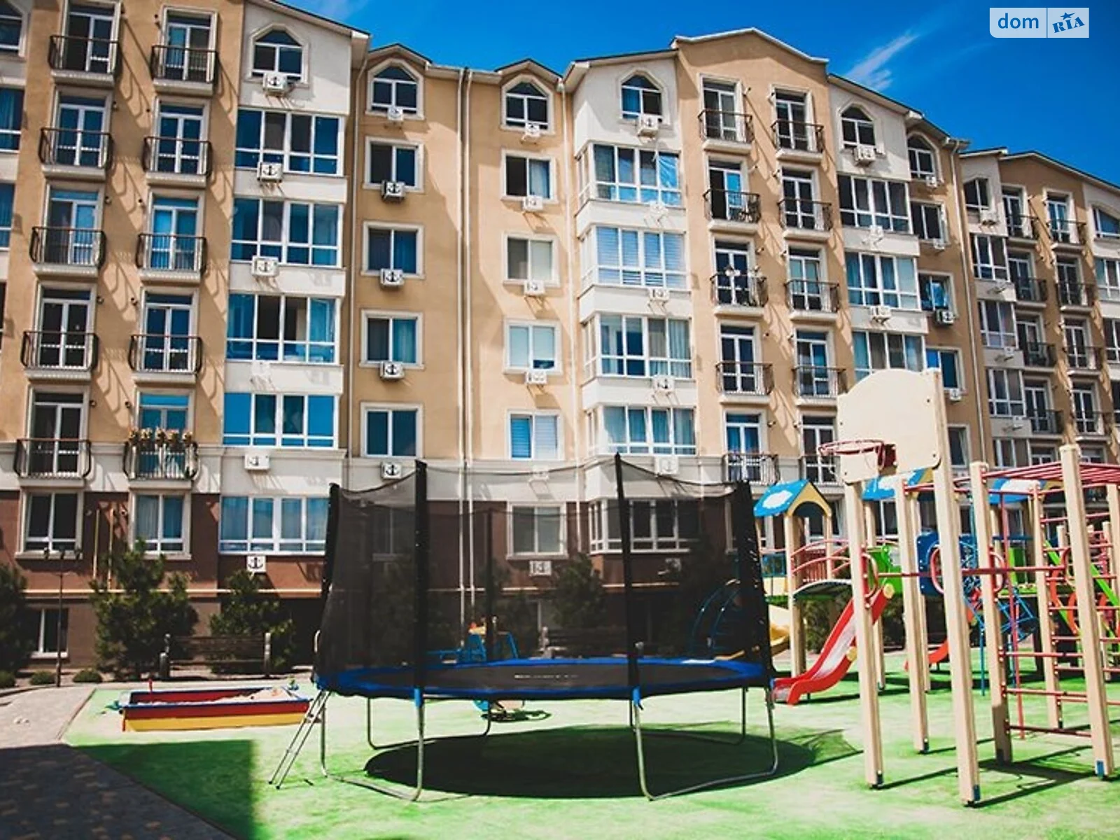 Продається 2-кімнатна квартира 61 кв. м у Одесі, вул. Владислава Бувалкіна(Генерала Бочарова)