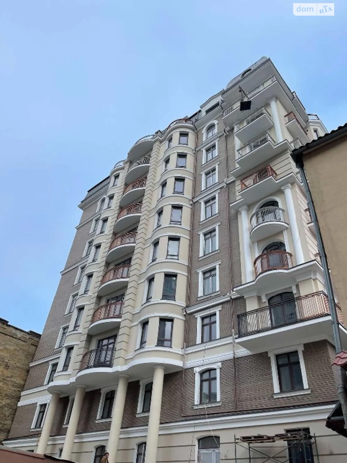 Продається 3-кімнатна квартира 126 кв. м у Одесі, вул. Бориса Літвака