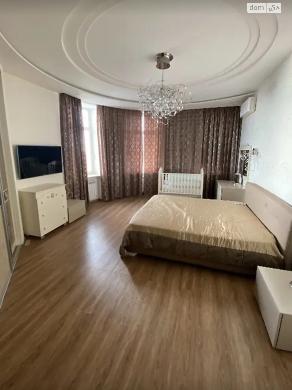 Продается 4-комнатная квартира 202 кв. м в Одессе, пер. Каркашадзе, 9 - фото 1