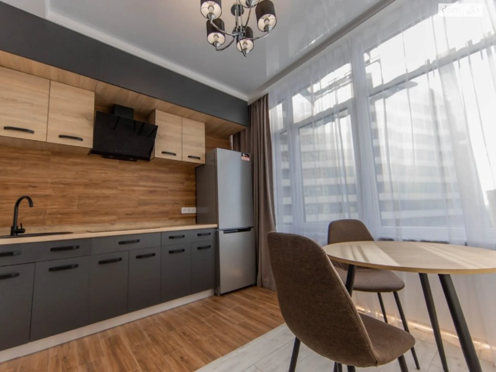 Продається 2-кімнатна квартира 36 кв. м у Одесі, вул. Каманіна