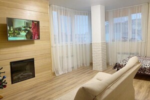 Продается 2-комнатная квартира 71 кв. м в Полтаве, Хмельницкого Богдана бульвар