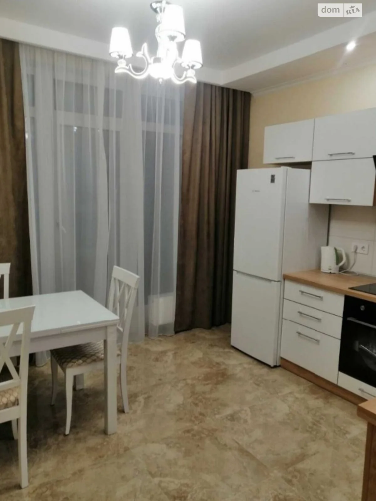 Продается 1-комнатная квартира 47 кв. м в Одессе, просп. Гагарина, 19/2 - фото 1