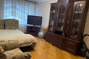 Продается 3-комнатная квартира 67 кв. м в Черновцах