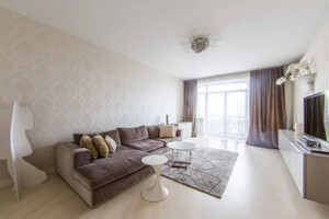 Продается 3-комнатная квартира 127 кв. м в Киеве, Панаса Мирного улица