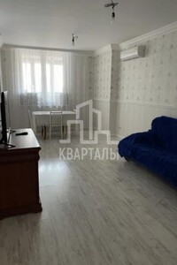 Продається 3-кімнатна квартира 94 кв. м у Києві, Ахматової Анни вулиця
