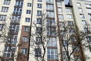 Продается 3-комнатная квартира 79 кв. м в Ивано-Франковске, ул. Черновола