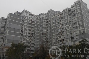 Продается 3-комнатная квартира 74 кв. м в Киеве, Лайоша Гавро улица