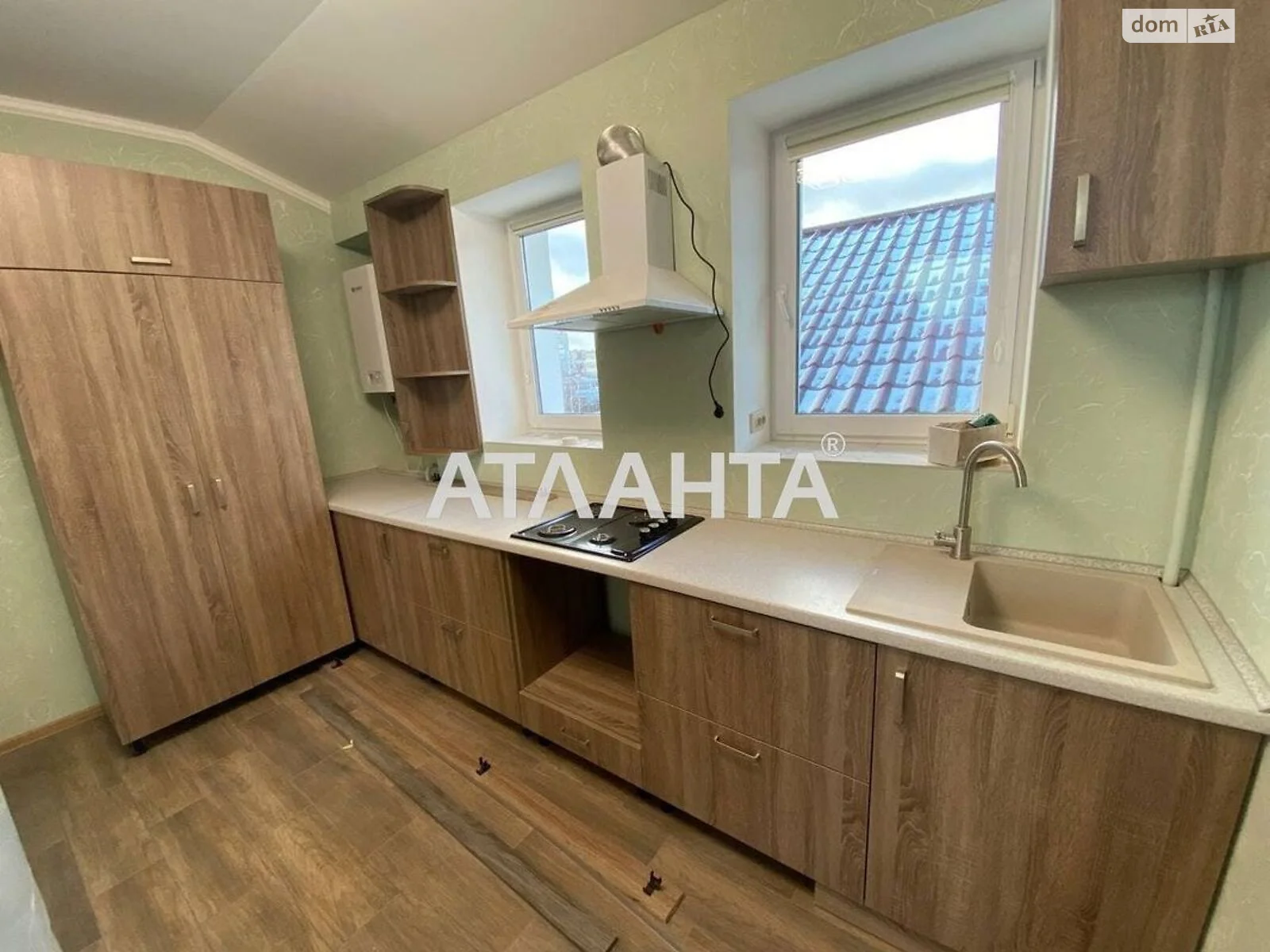 Продается дом на 3 этажа 154.1 кв. м с беседкой, цена: 185000 $