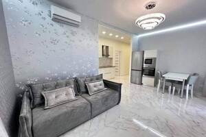 Продается 2-комнатная квартира 63 кв. м в Одессе