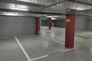 Сдается в аренду подземный паркинг под легковое авто на 16 кв. м