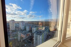 Продается 1-комнатная квартира 125 кв. м в Ирпене, ул. Григория Сковороды