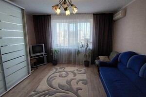 Продается 3-комнатная квартира 66 кв. м в Одессе, Добровольского проспект